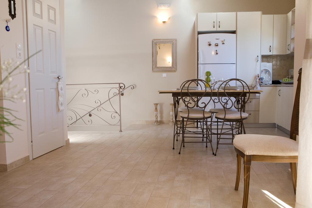 Kores Villas นีดรี ภายนอก รูปภาพ