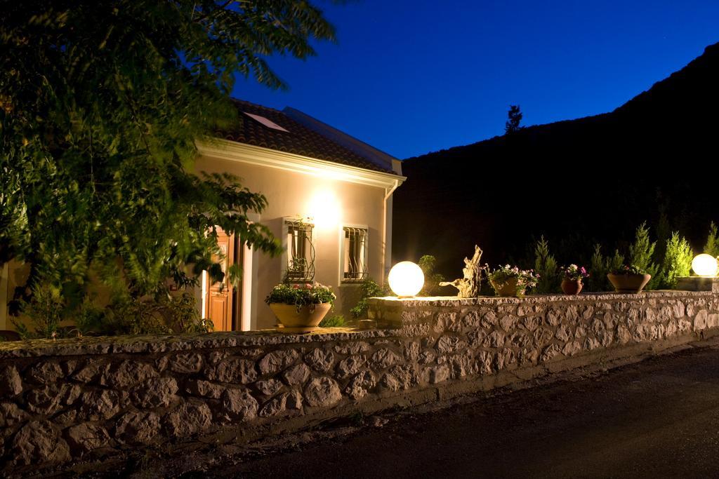 Kores Villas นีดรี ภายนอก รูปภาพ